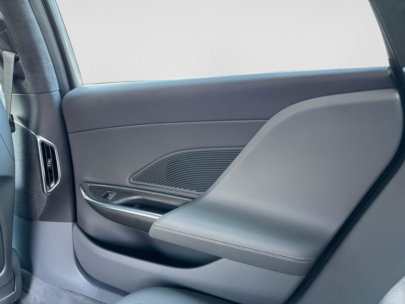 Used 2024 Lucid Air Pure RWD image 41