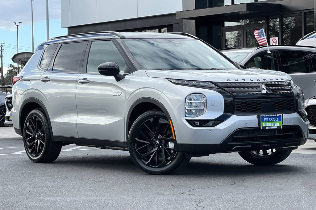 New 2025 Mitsubishi Outlander SEL Black Edition image 3