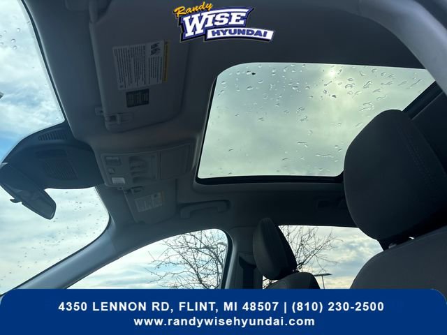 Used 2022 Ford Escape SE w/ Cold Weather Package image 25