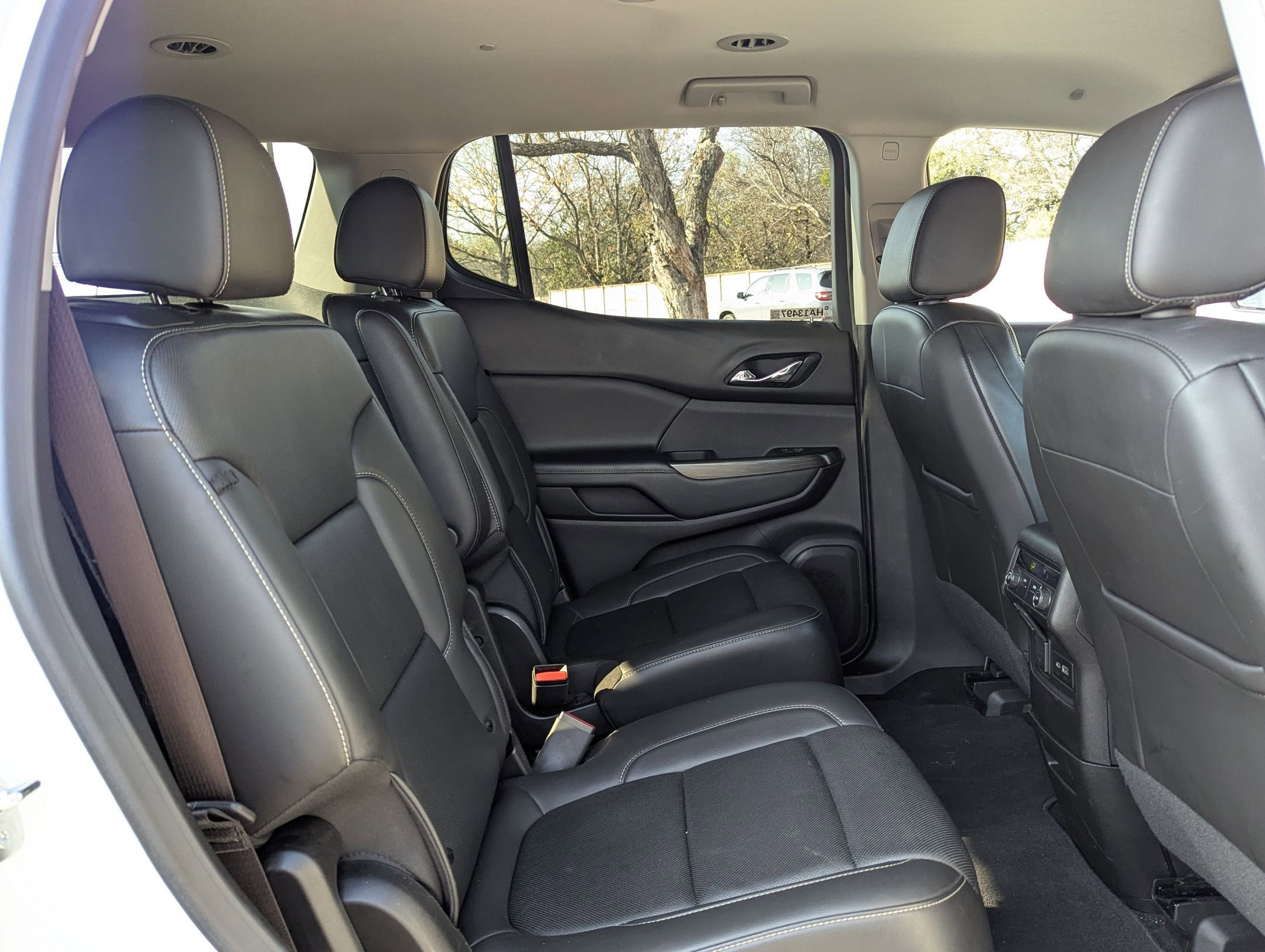 Used 2023 GMC Acadia SLT image 26