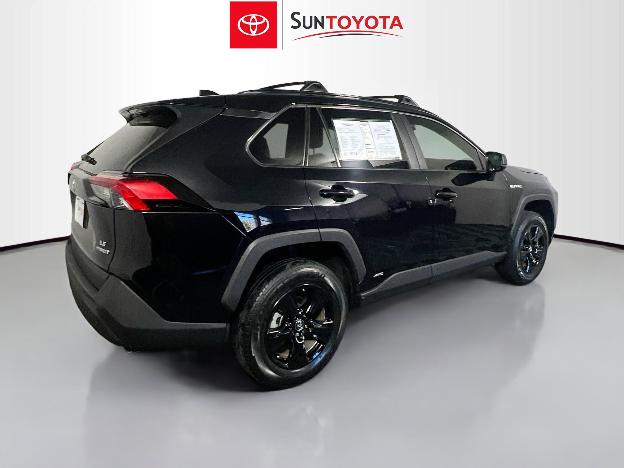 Used 2019 Toyota RAV4 LE image 4
