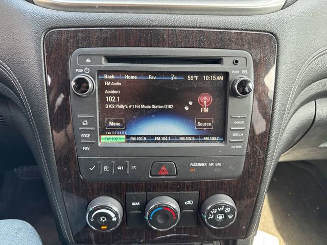 Used 2017 Chevrolet Traverse LT w/ Style and Technology Package image 28