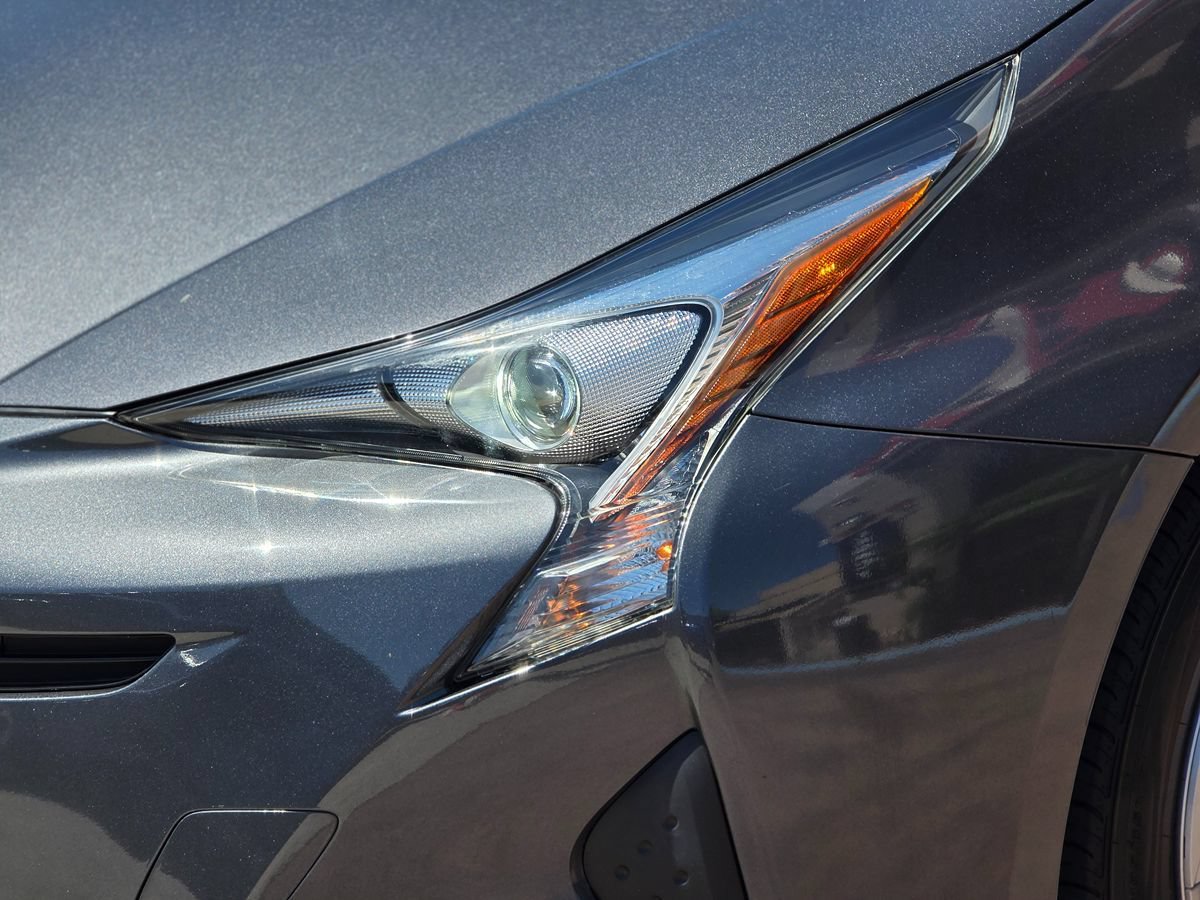 Used 2017 Toyota Prius One FWD image 6