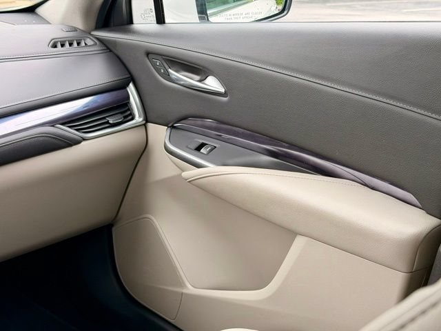 Certified 2022 Cadillac XT4 Luxury w/ Cold Weather Package FWD image 25