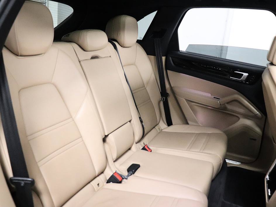 Used 2019 Porsche Cayenne S AWD/4WD image 14
