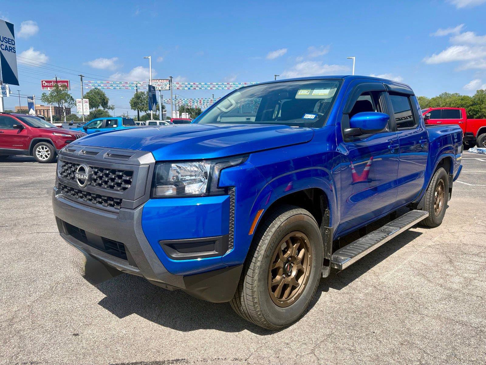 Used 2025 Nissan Frontier SV RWD image 7