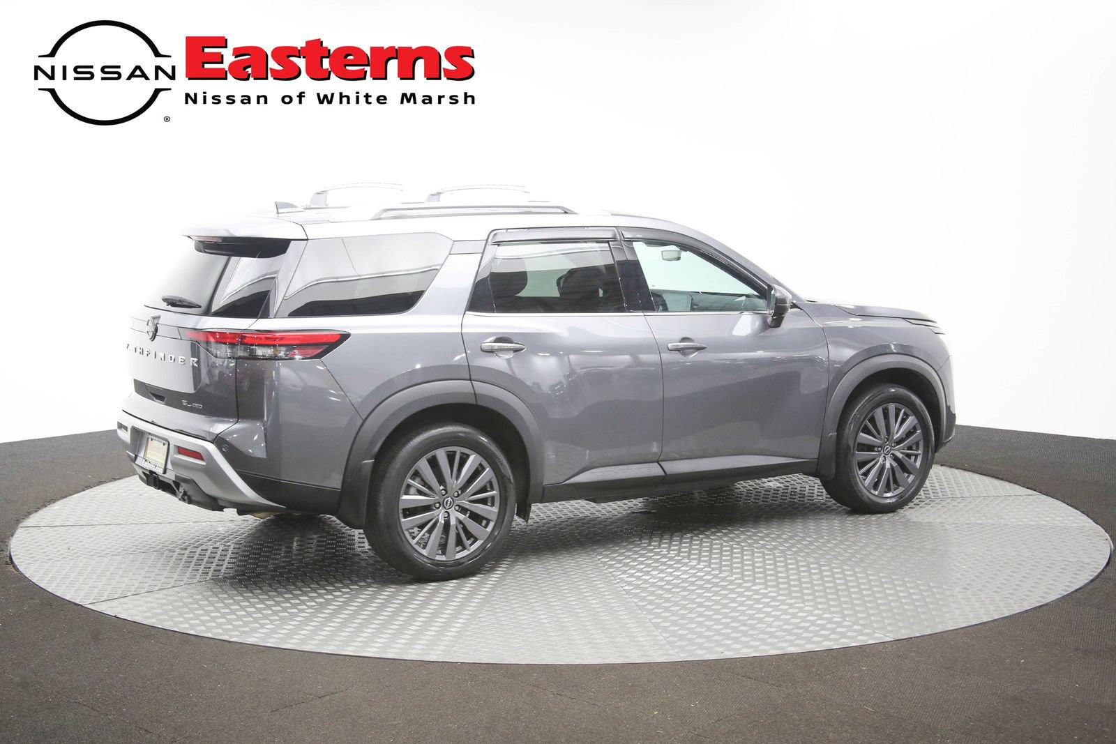 Used 2024 Nissan Pathfinder SL AWD/4WD image 42