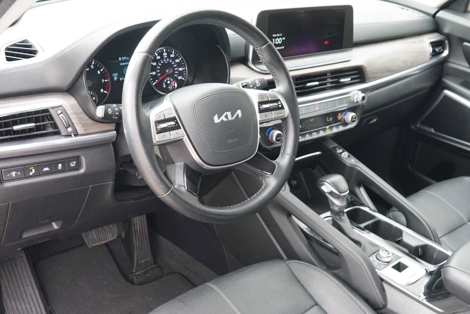 Certified 2022 Kia Telluride EX w/ EX Premium Package AWD/4WD image 7