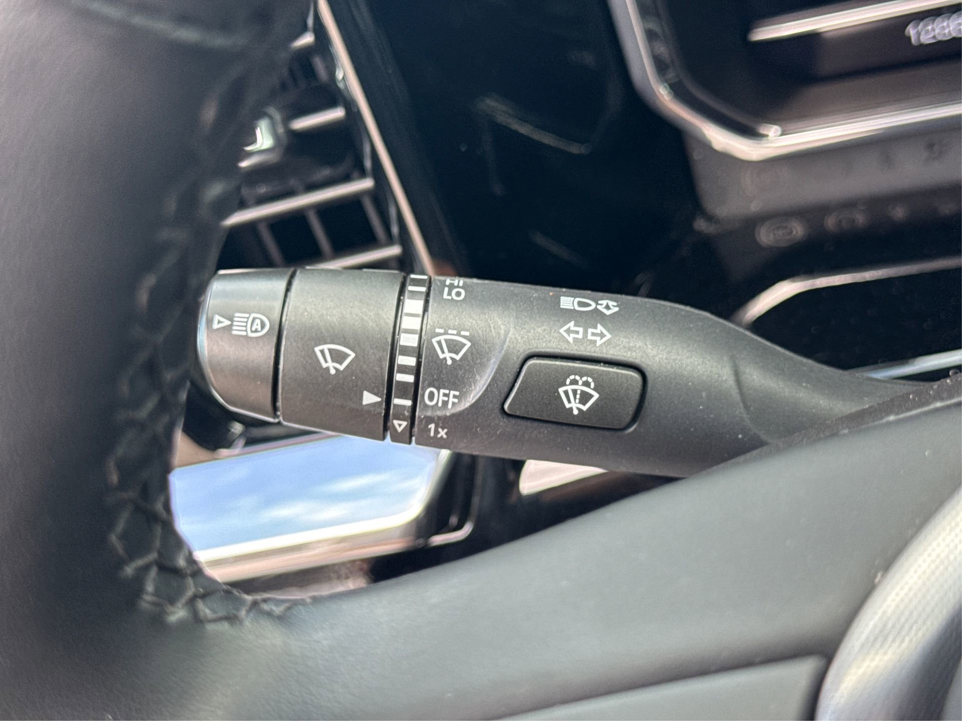 Used 2024 GMC Sierra 1500 Elevation image 34