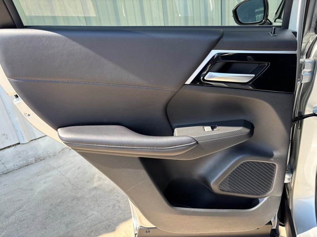 Used 2024 Mitsubishi Outlander SE image 30