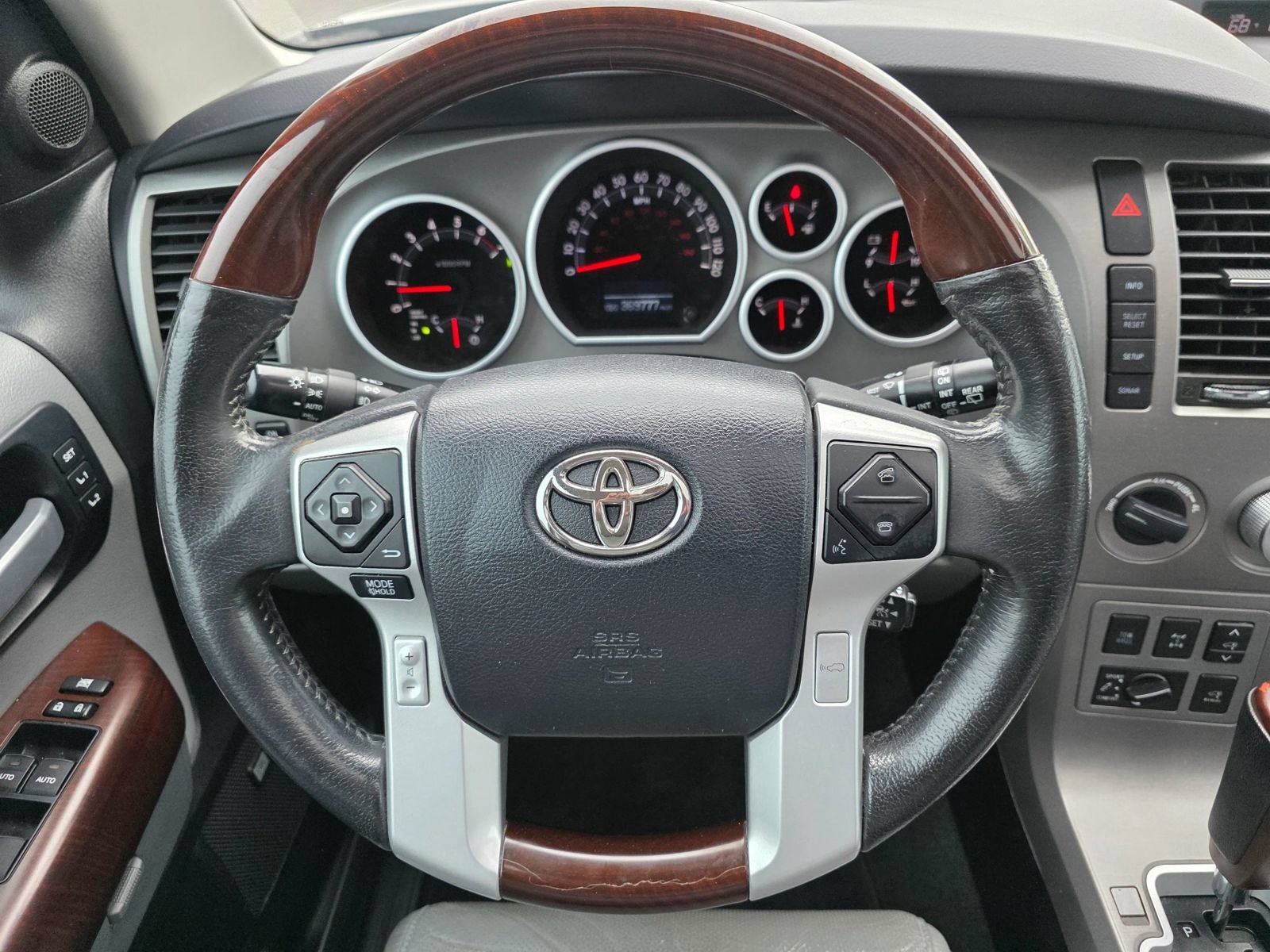 Used 2014 Toyota Sequoia Platinum AWD/4WD image 17