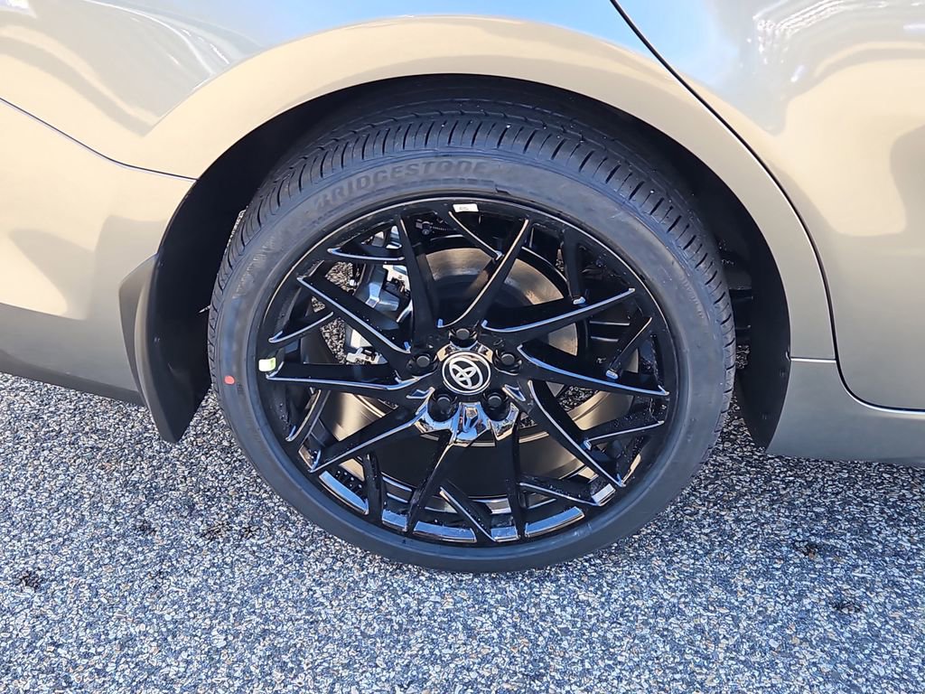 New 2026 Toyota Camry Hybrid AWD/4WD image 5