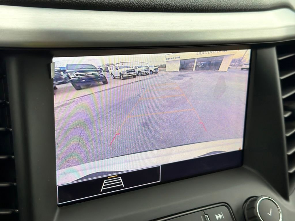 Used 2020 GMC Acadia SLE image 13