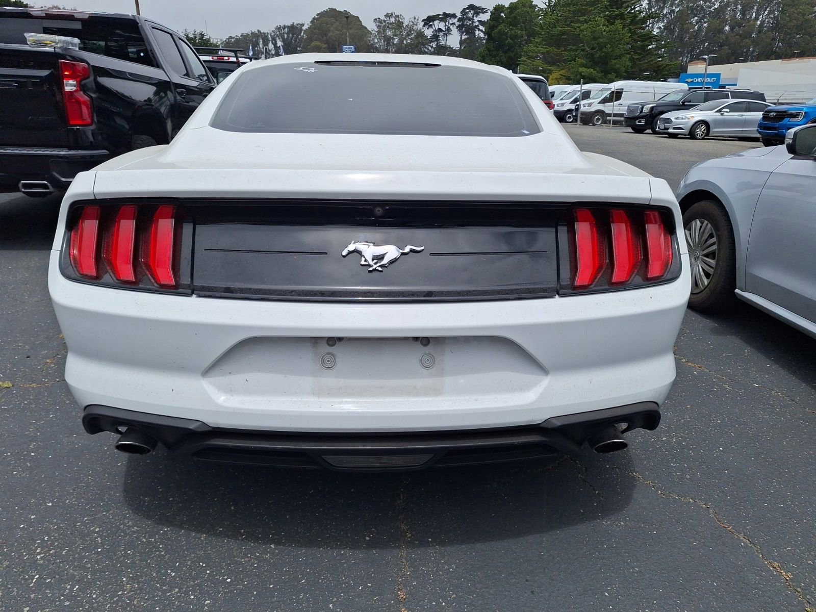 Used 2018 Ford Mustang Coupe RWD image 6