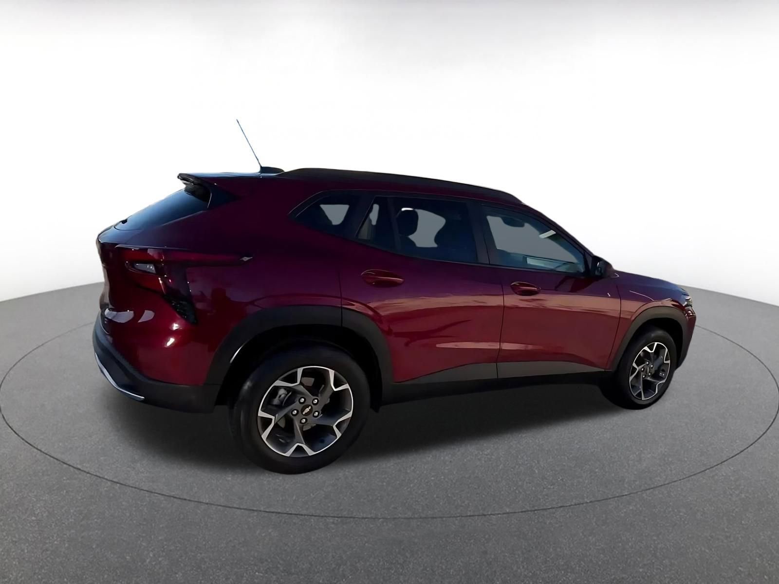 Used 2025 Chevrolet Trax LT image 15