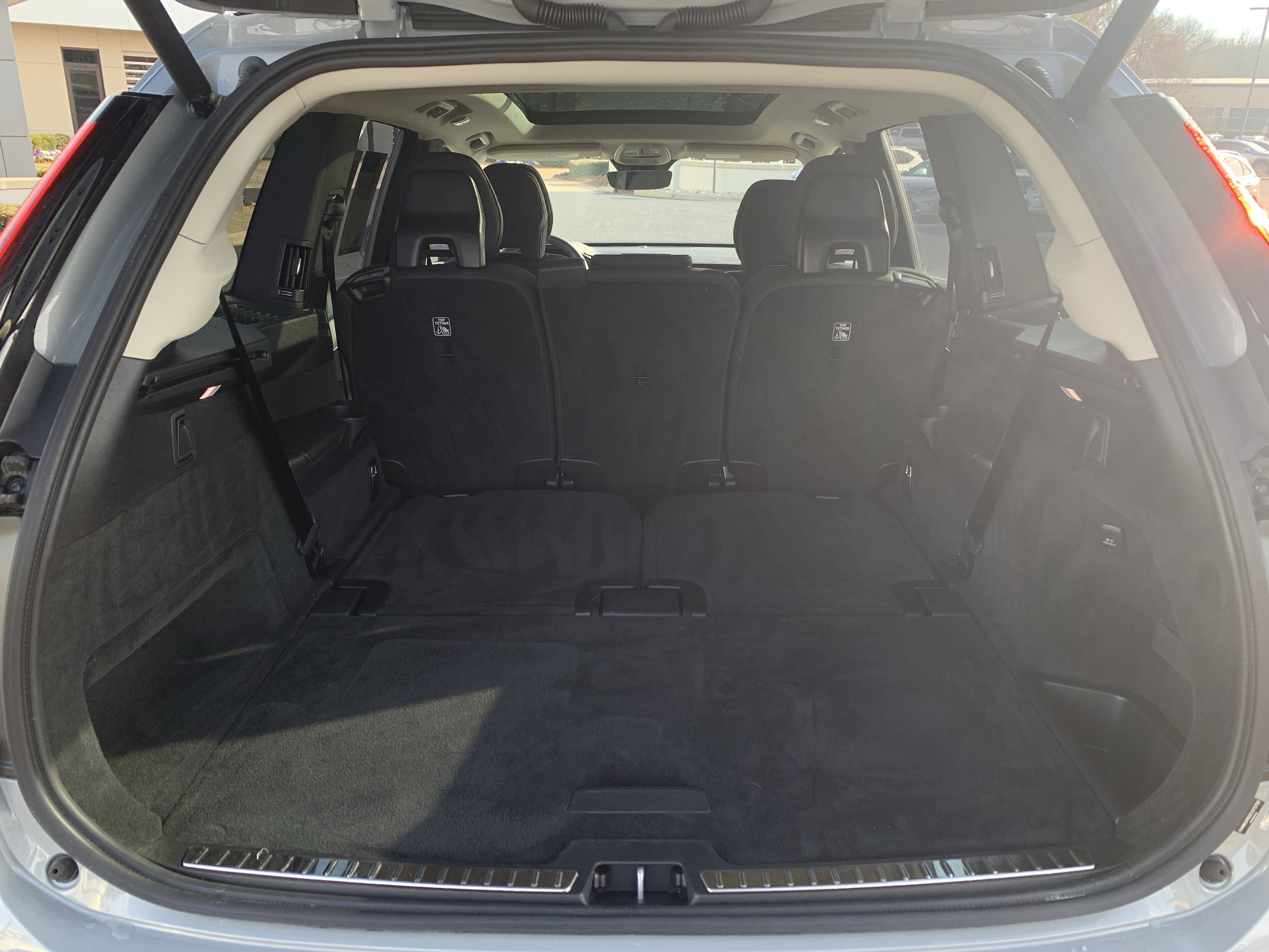 Used 2025 Volvo XC90 B6 Plus image 34