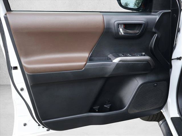 Used 2017 Toyota Tacoma Limited w/ Tow Package AWD/4WD image 12