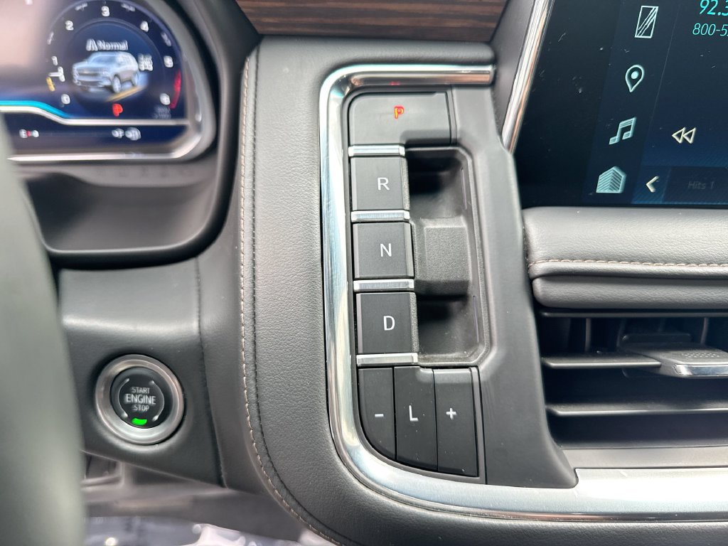 Used 2024 Chevrolet Suburban High Country AWD/4WD image 23