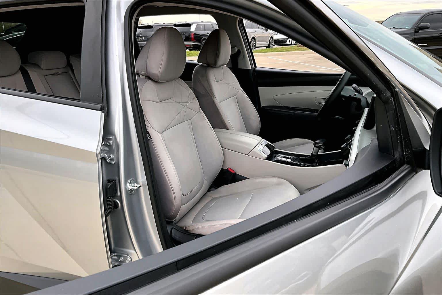 Used 2025 Hyundai Tucson SE FWD image 9