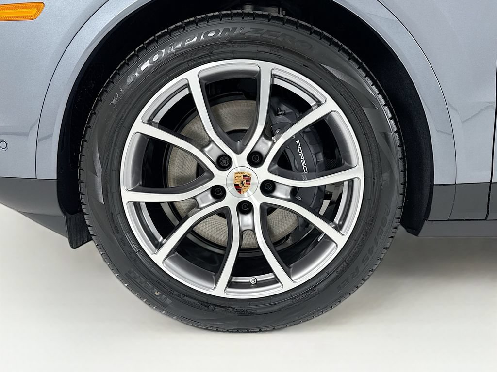 New 2026 Porsche Cayenne Coupe AWD/4WD image 33