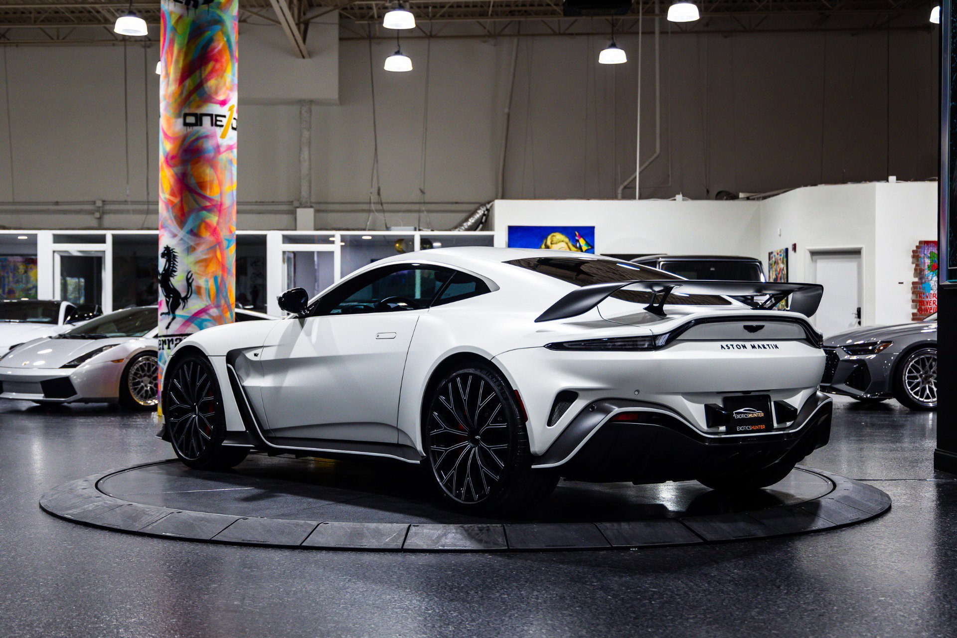 Used 2023 Aston Martin V12 Vantage image 12