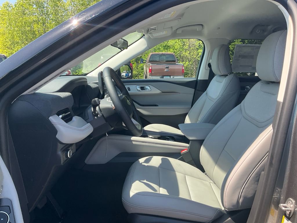 New 2026 Ford Explorer Active w/ Active Comfort Package RWD image 16
