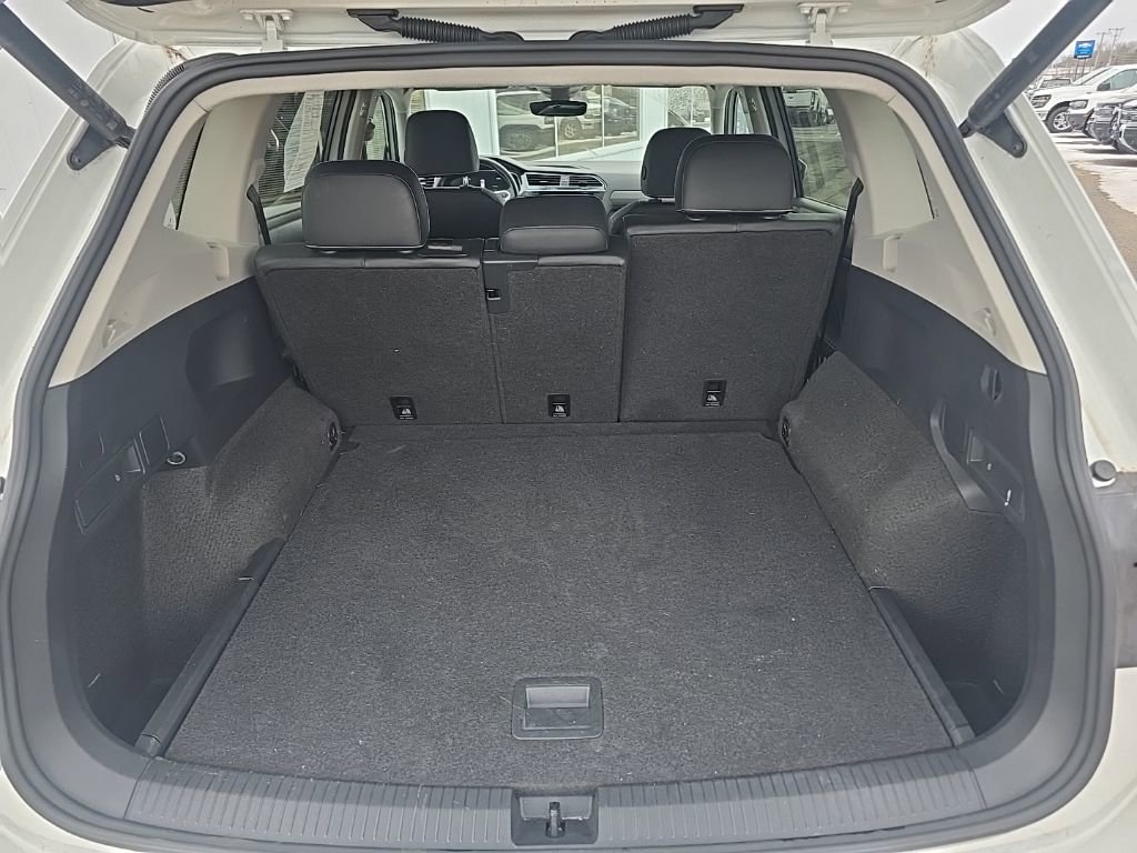 Used 2024 Volkswagen Tiguan SE image 11