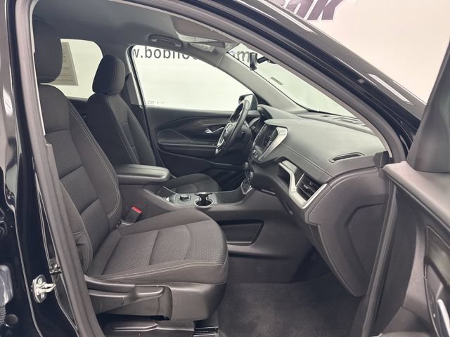Used 2024 GMC Terrain SLE image 28