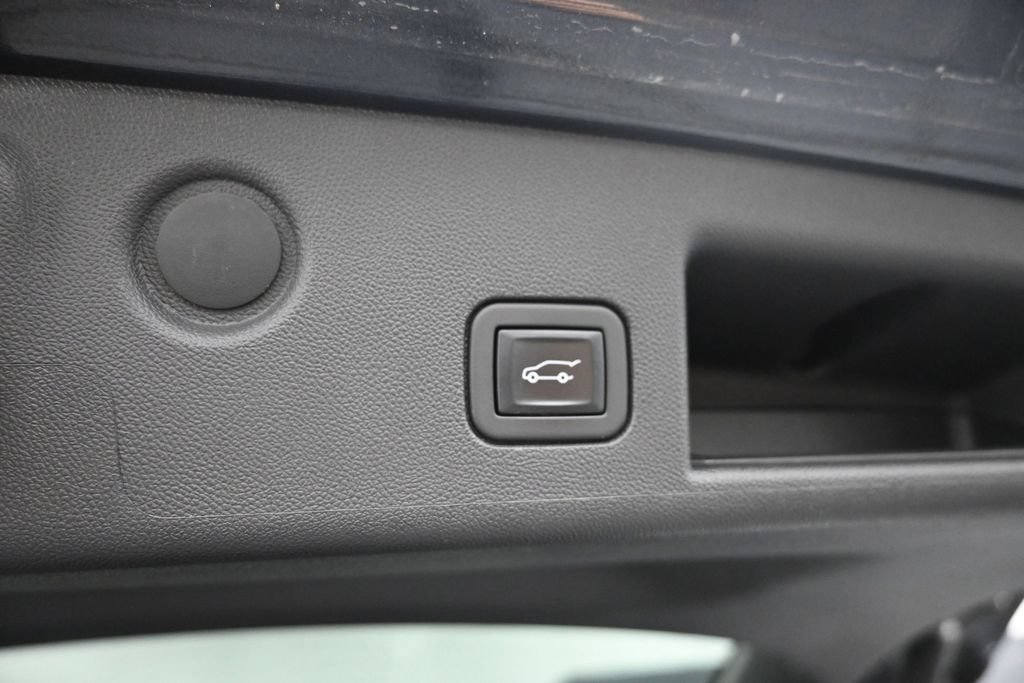 Used 2023 Chevrolet Equinox LT FWD image 12