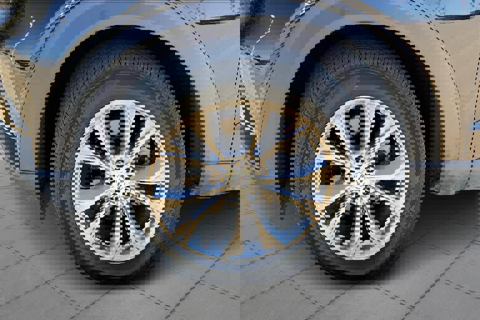 Used 2023 Ford Explorer Limited image 10