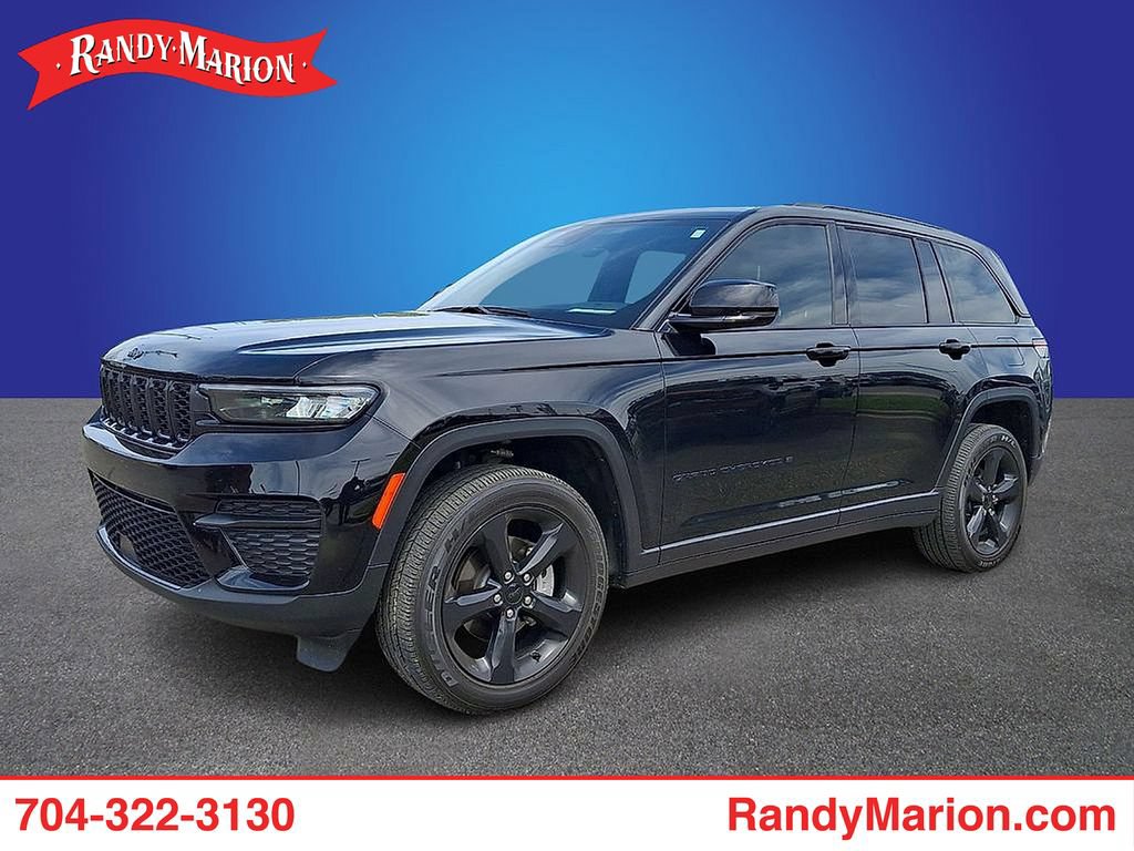 Used 2025 Jeep Grand Cherokee Altitude
