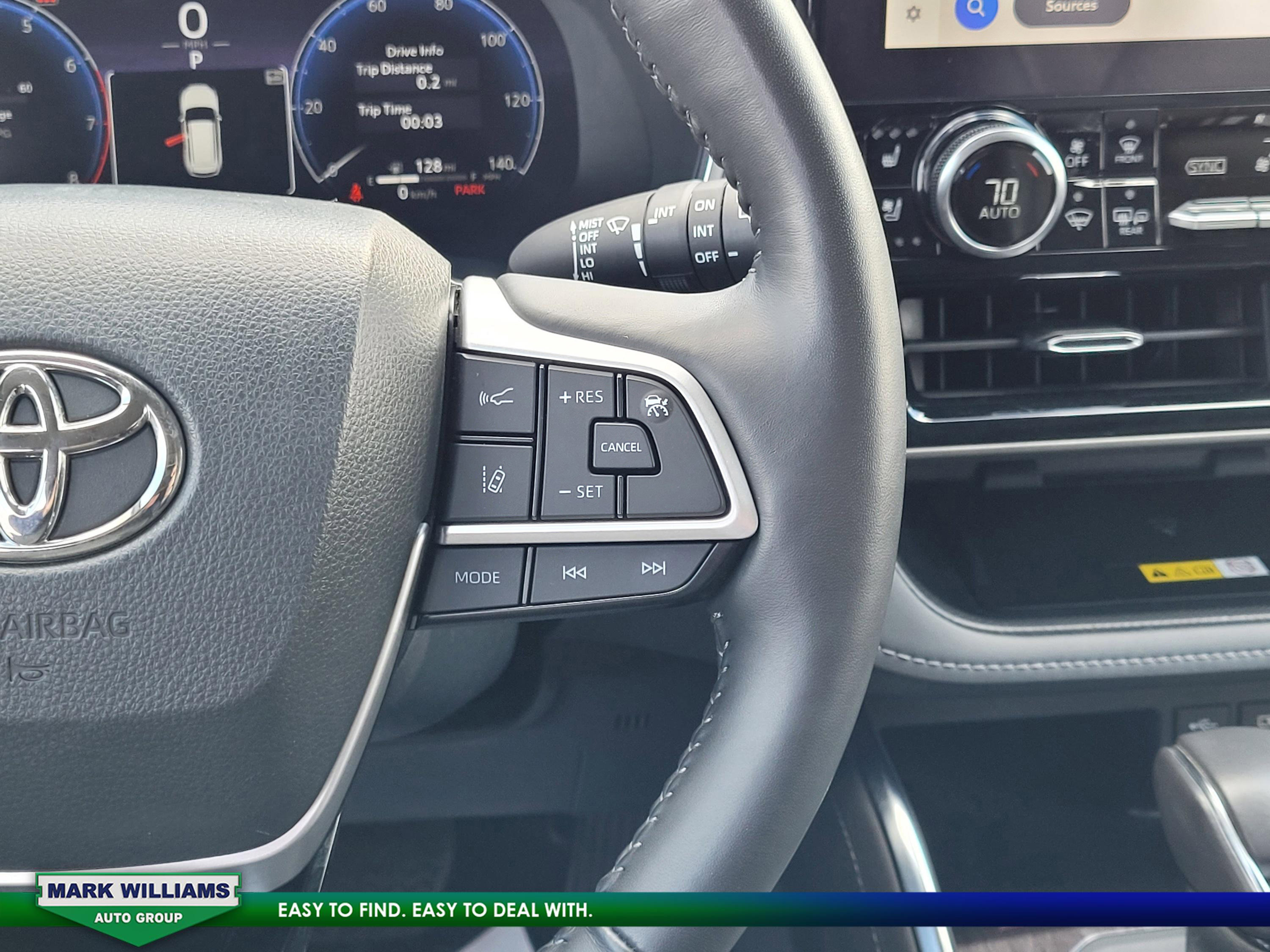 Used 2023 Toyota Highlander Limited image 13