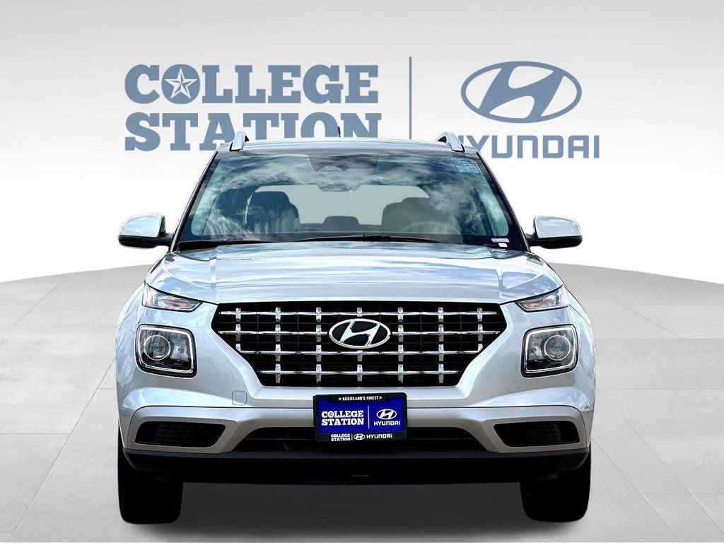 Used 2024 Hyundai Venue SEL FWD image 4
