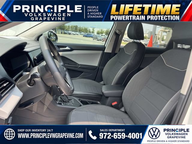 Used 2023 Volkswagen Taos SE w/ Panoramic Sunroof Package FWD image 12