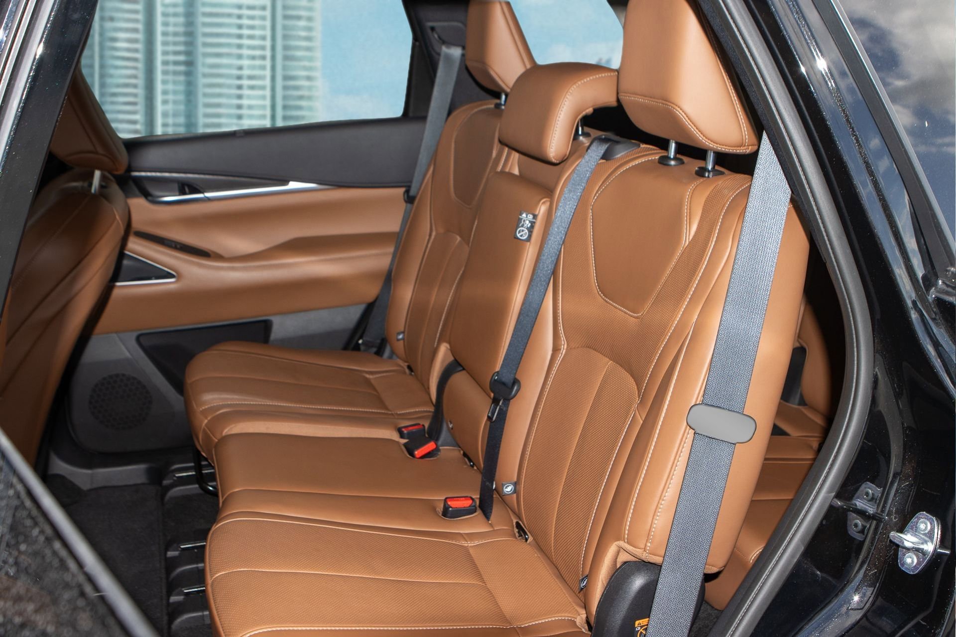 Used 2023 INFINITI QX60 Sensory w/ Cargo Package image 11