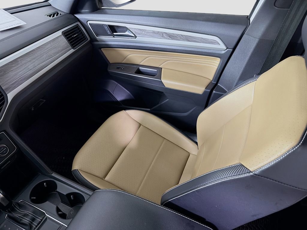 Used 2021 Volkswagen Atlas Cross Sport SE image 25