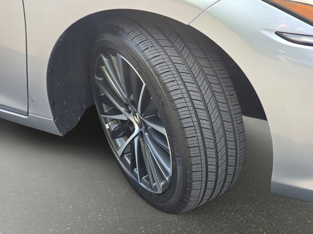 Certified 2025 Lexus ES 300h w/ Premium Package FWD image 33