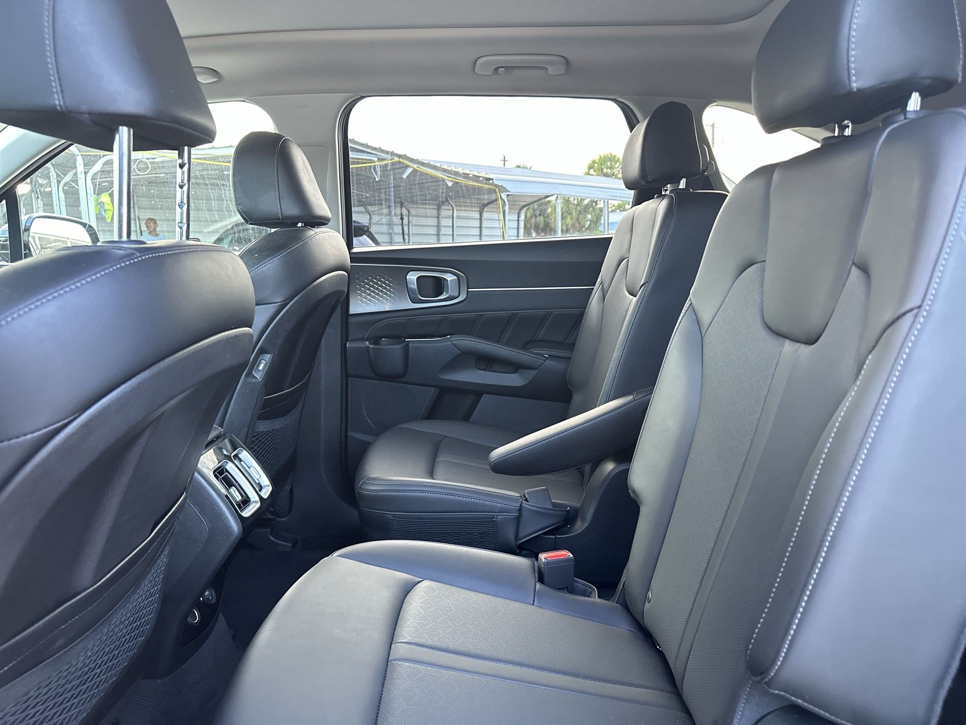Certified 2023 Kia Sorento SX FWD image 22