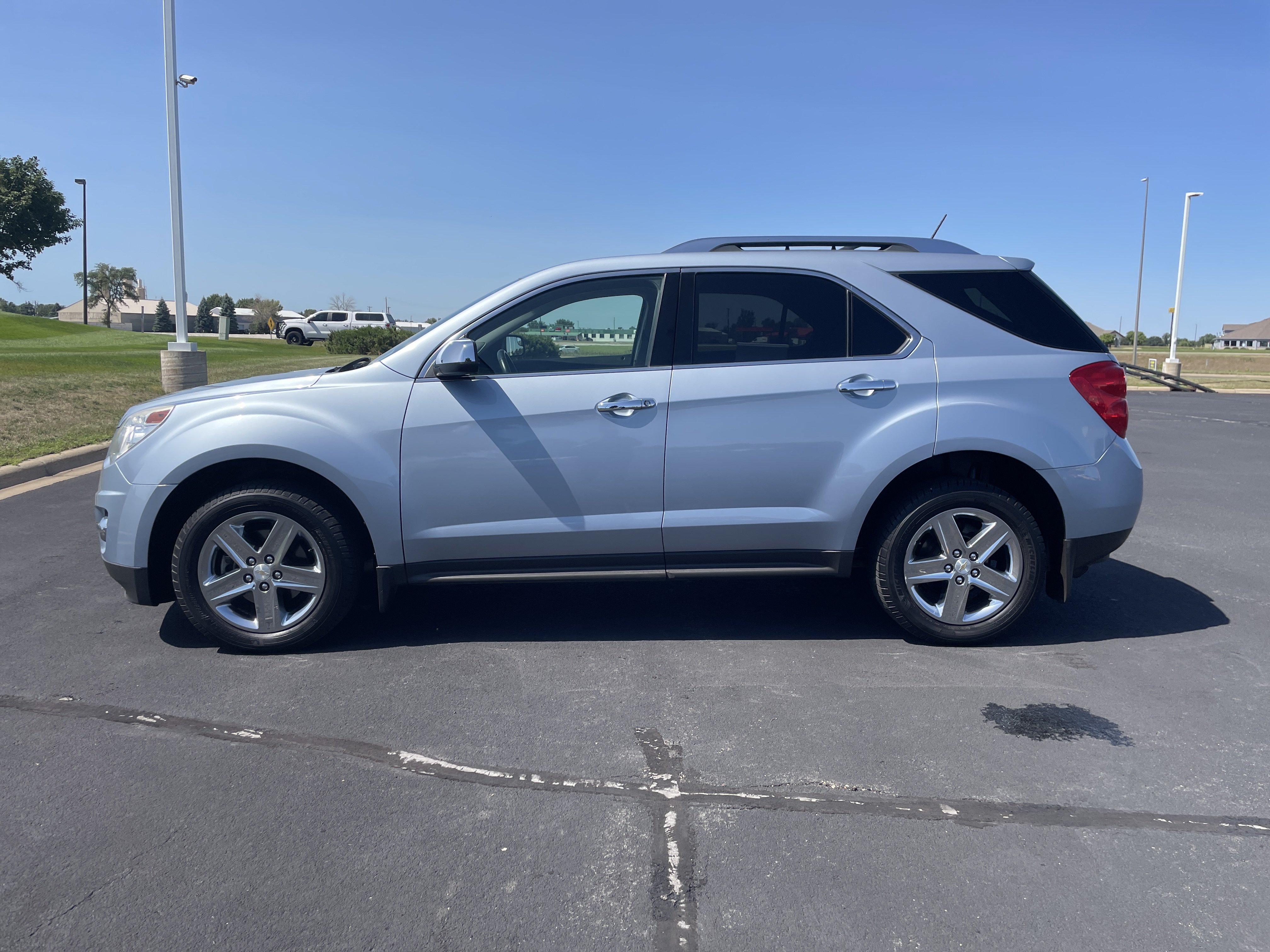 Used 2014 Chevrolet Equinox LTZ FWD image 2