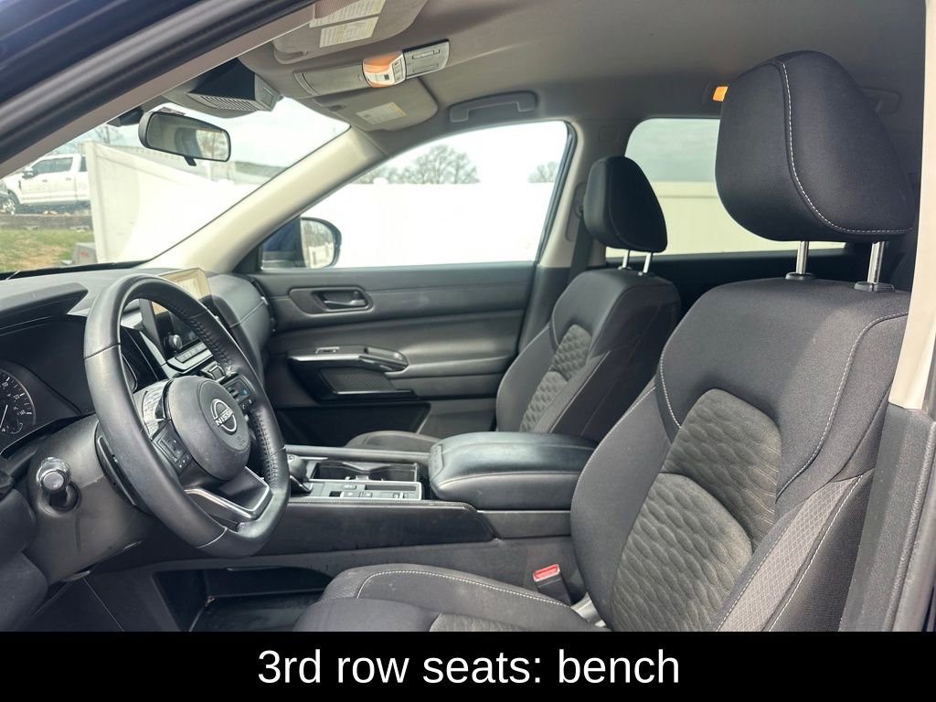 Used 2023 Nissan Pathfinder SV image 11