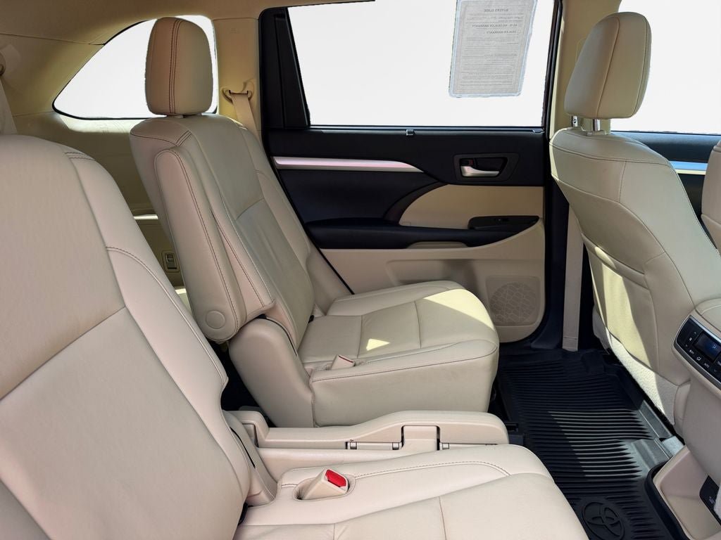 Certified 2019 Toyota Highlander XLE AWD/4WD image 29