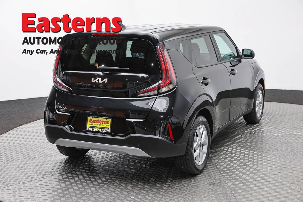 Used 2025 Kia Soul LX w/ LX Technology Package FWD image 5