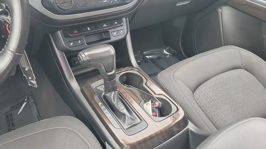 Used 2020 GMC Canyon SLE w/ Elevation Edition AWD/4WD image 15