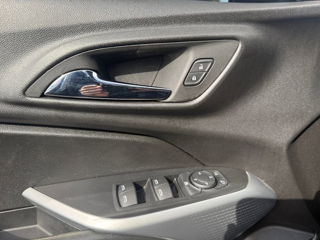 Used 2024 Chevrolet Trax LS w/ LS Convenience Package image 18