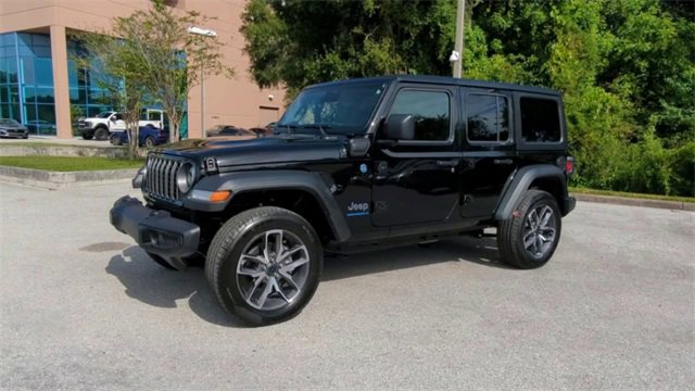 Used 2025 Jeep Wrangler Sport S w/ Convenience Group image 12