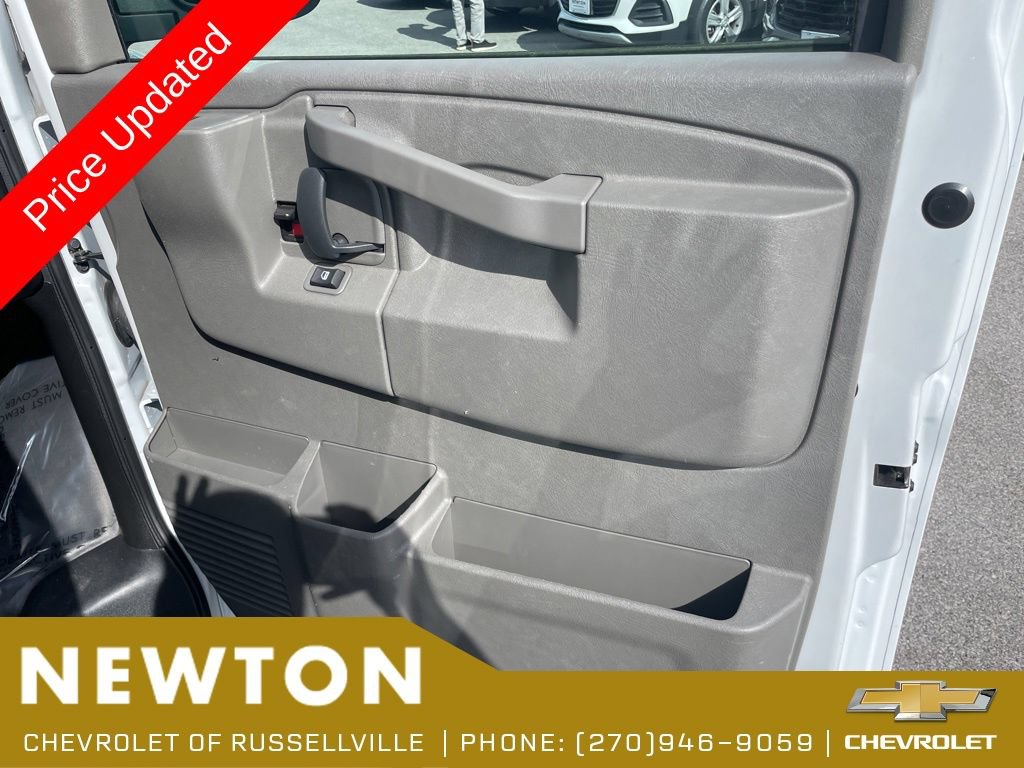 Used 2024 Chevrolet Express 2500 w/ Driver Convenience Package RWD image 17