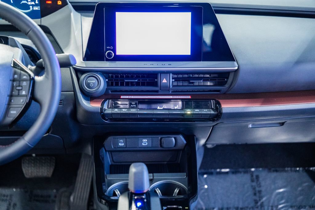 Used 2024 Toyota Prius Prime SE image 18