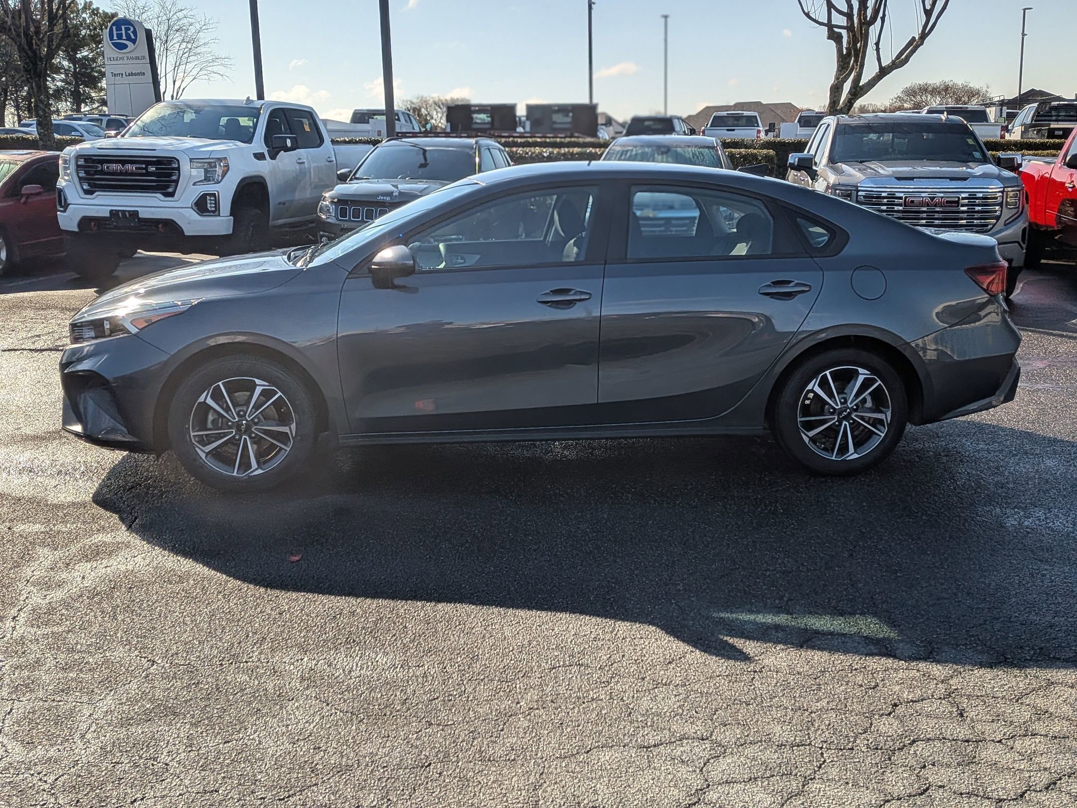 Used 2023 Kia Forte LXS image 6