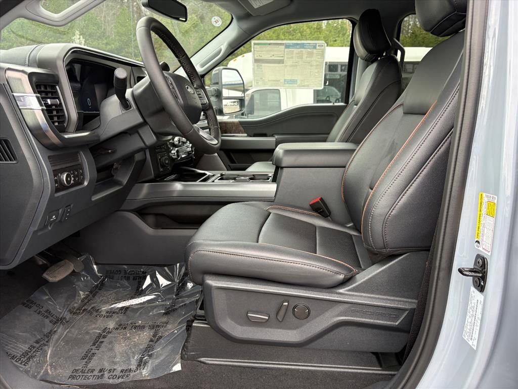 New 2026 Ford F250 Lariat w/ Black Appearance Package image 15