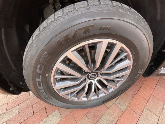 Used 2023 Nissan Armada SL w/ Captain's Chairs Package image 26